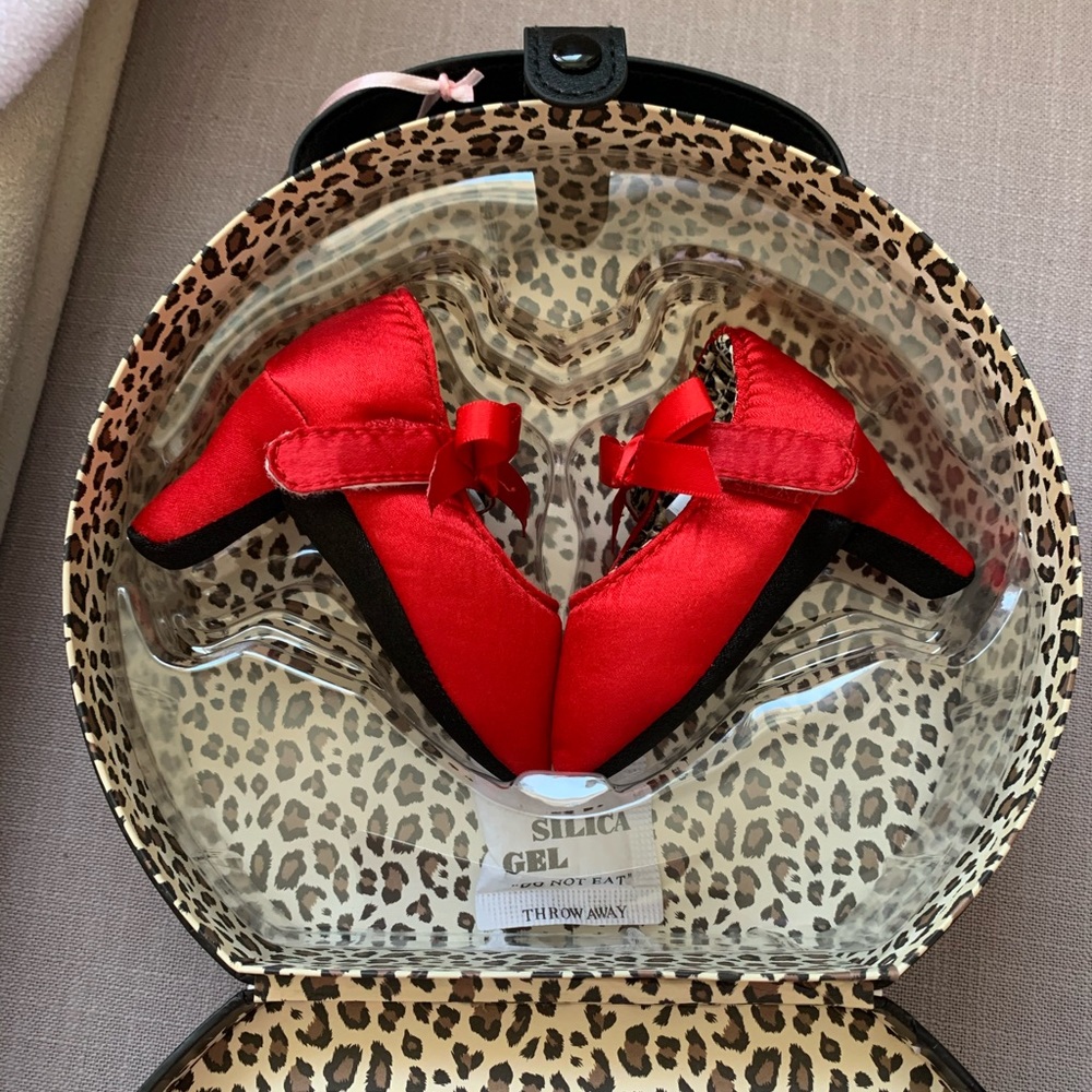 Baby girl high heels! In decorative carry case